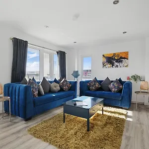stunning-5-star-city-centre-apartment.belfasthotelsireland.com/