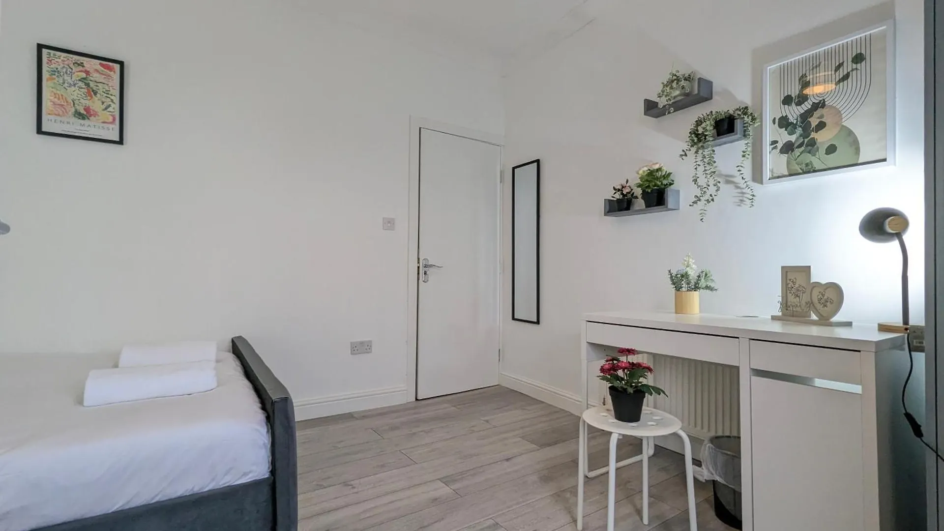 Holiday home Modern Double Room W Private Bath & Free Parking York