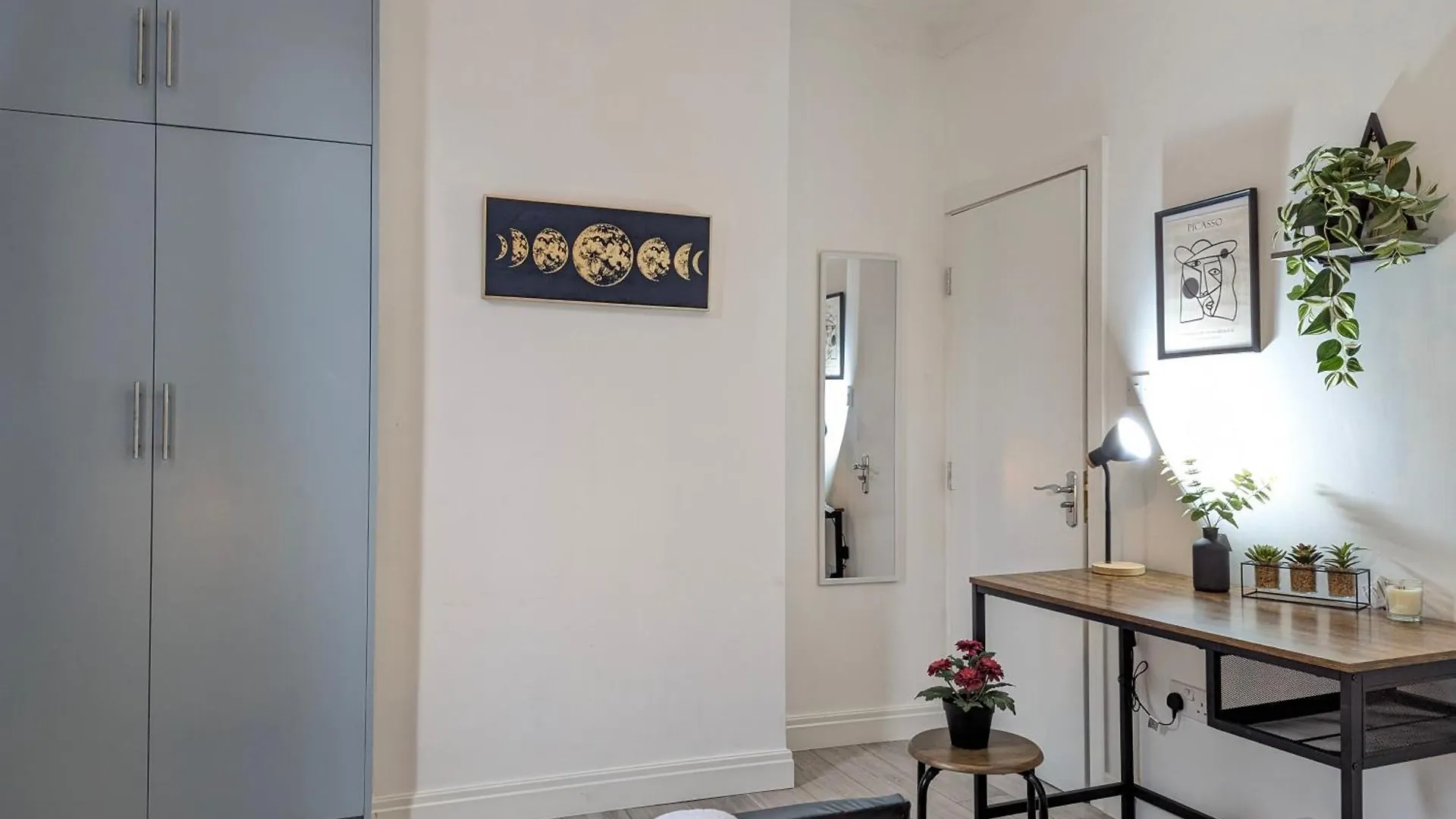 Modern Double Room W Private Bath & Free Parking York Holiday home