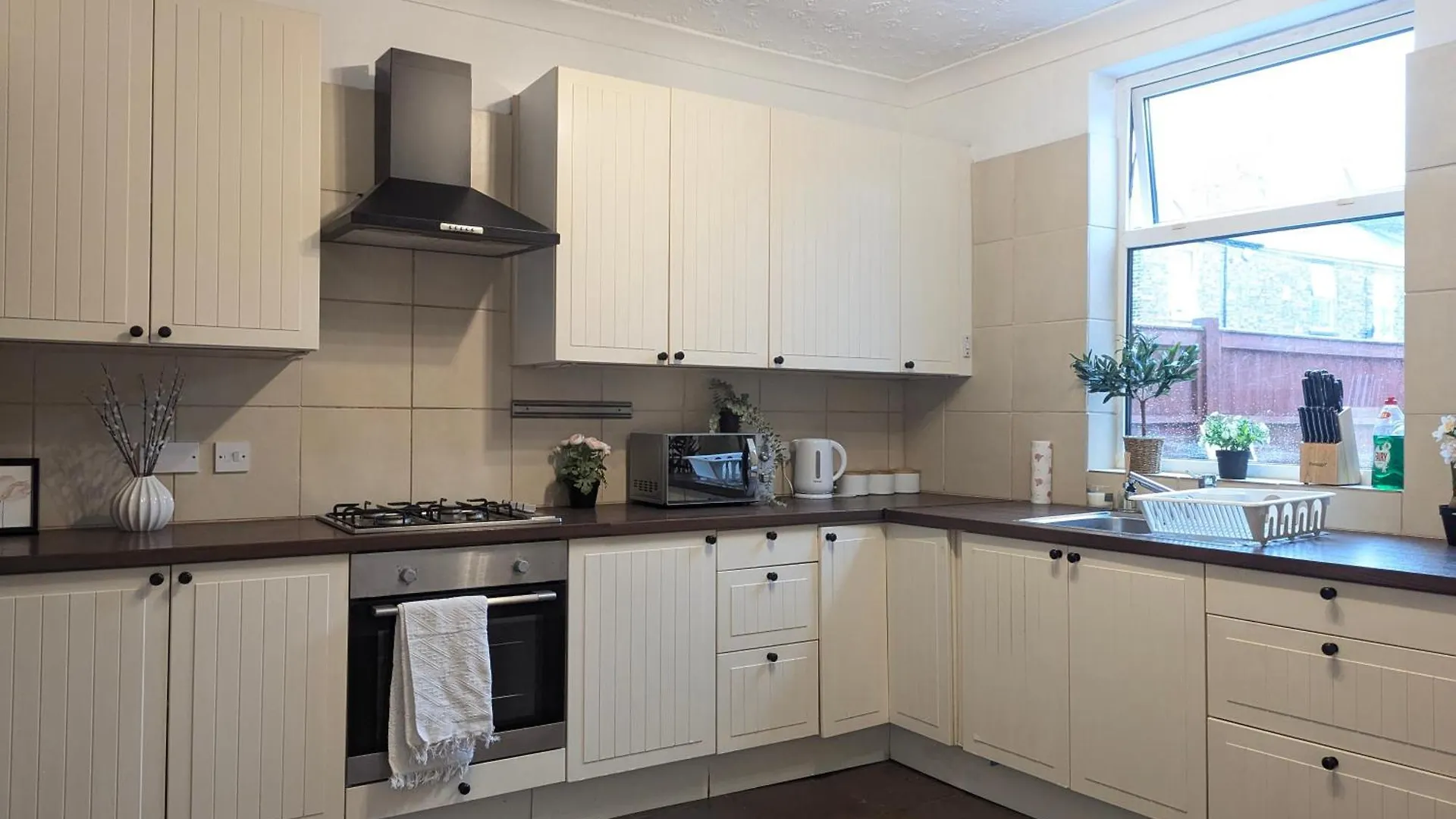 Modern Double Room W Private Bath & Free Parking York Holiday home