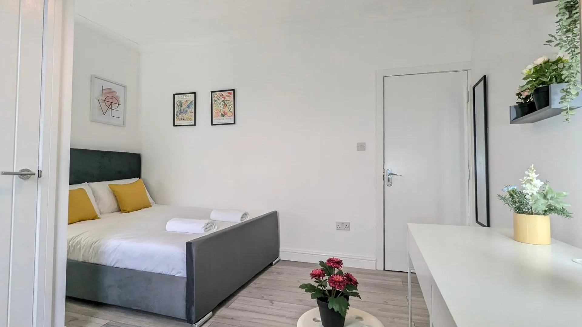 펜션 Modern Double Room W Private Bath & Free Parking 요크