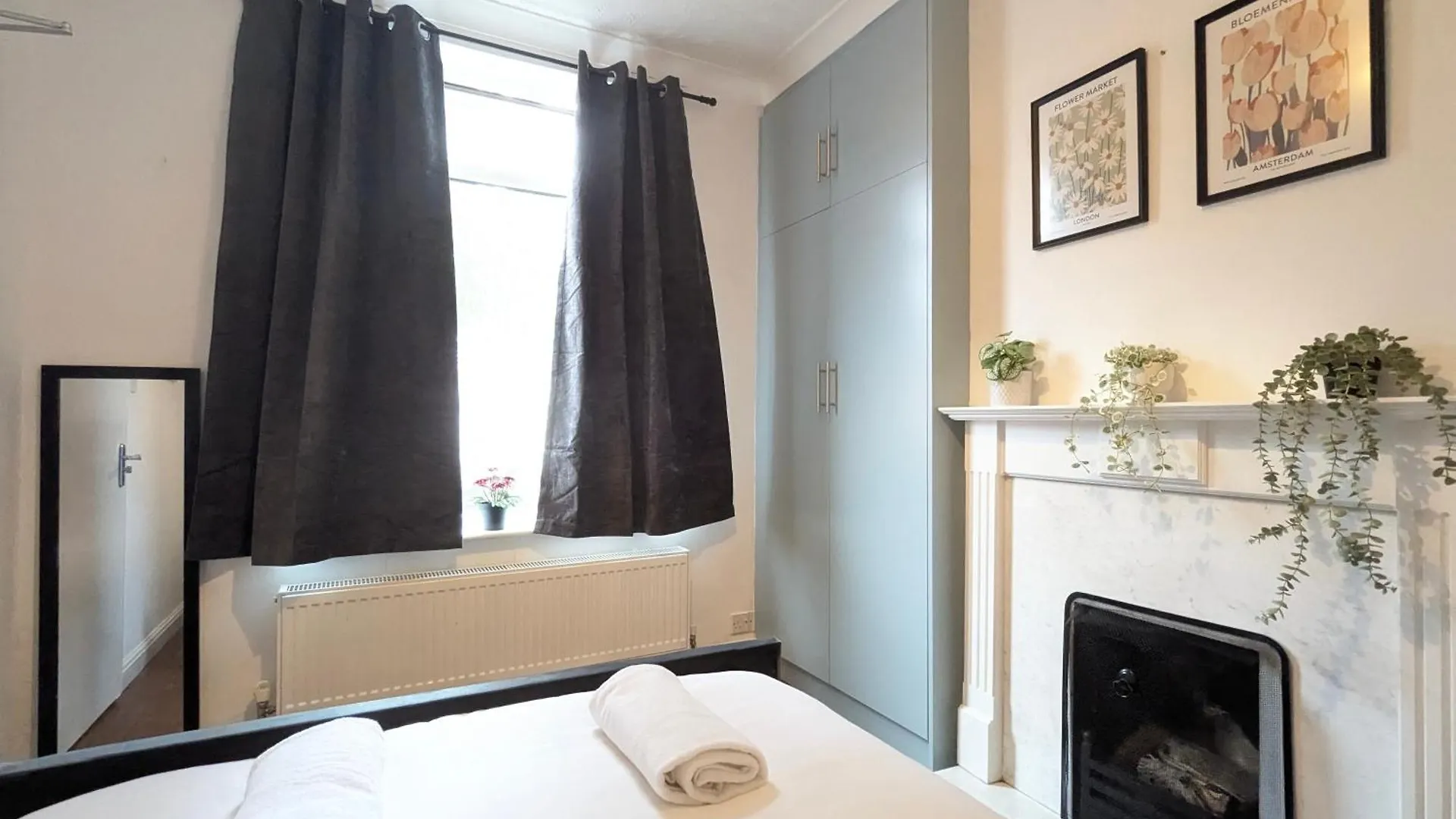 Modern Double Room W Private Bath & Free Parking 요크