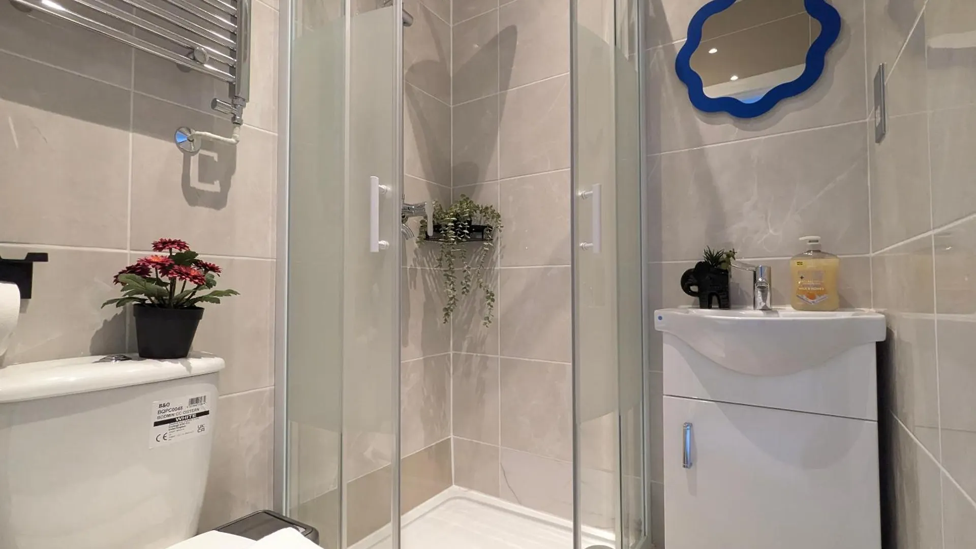 펜션 Modern Double Room W Private Bath & Free Parking 요크