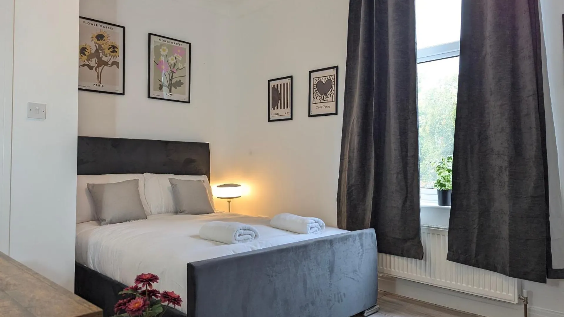 펜션 Modern Double Room W Private Bath & Free Parking 요크